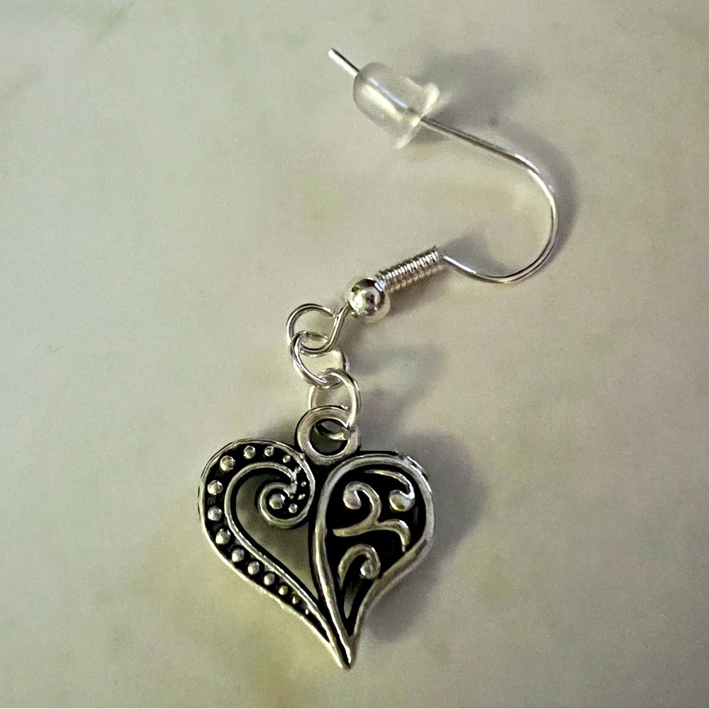 NWT Pair of Hearts Dangle Hook Earrings
